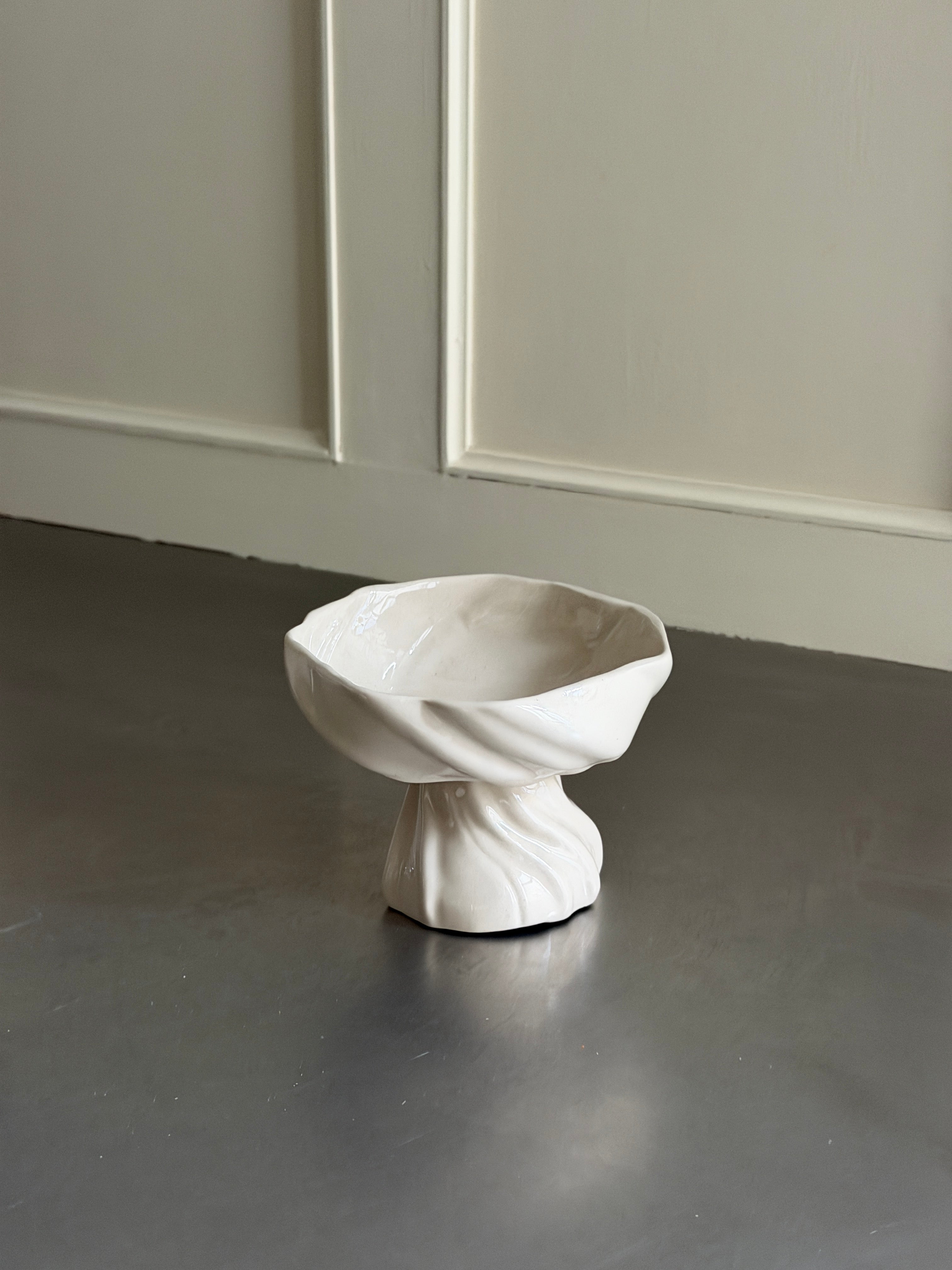 Piedestalskål, beige